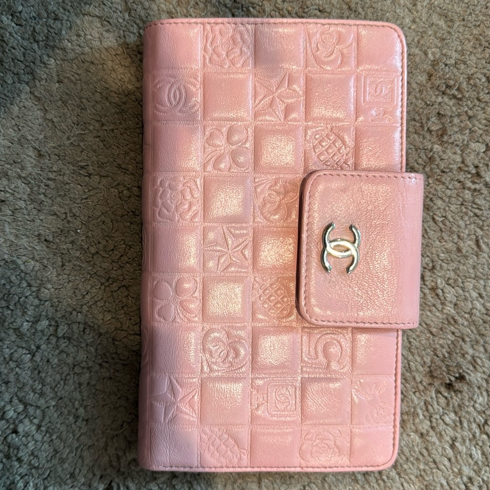 Beautiful vintage Chanel wallet
